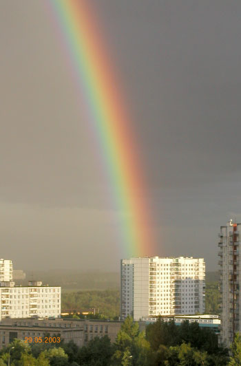Вторая половина радуги над ясеневской церковью 29.05.2003, вид из окна дома номер 8 по улице Паустовского